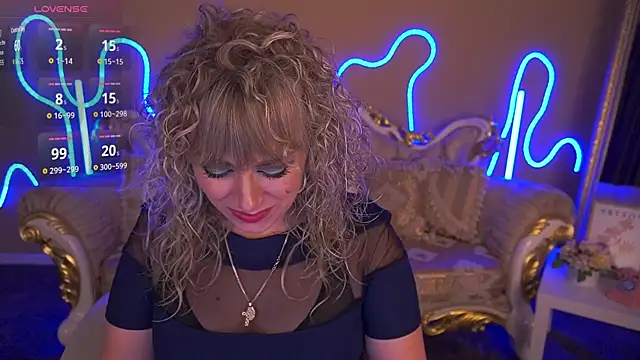 CandyLadyyy online show from 10.24.25