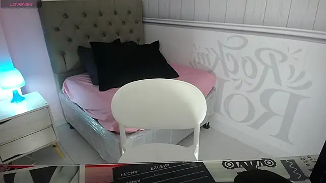 Tania Duque online show from 03.20.25