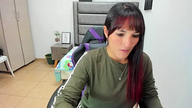 Snapshot of Tania_Duque chatting on 07.27.26 Tania Duque online show from 07.27.26