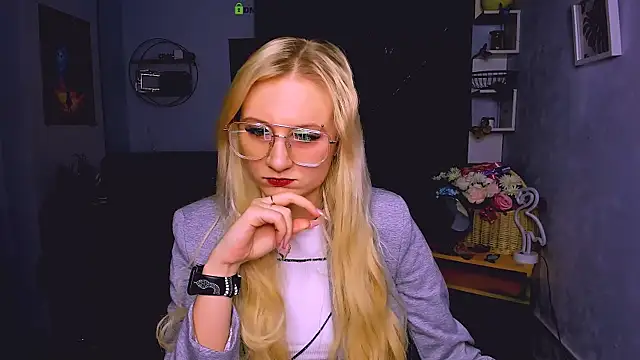 madam uliis online show from 12.22.25