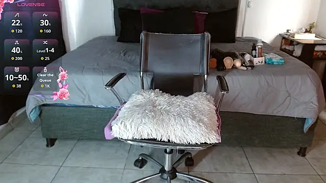 mia velvet1 online show from 09.27.25