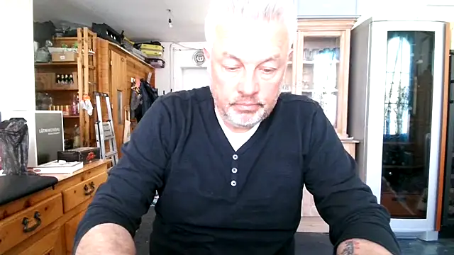 Berg Boy online show from 03.20.25