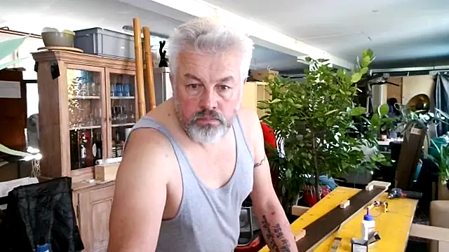 Berg Boy online show from 10.31.25