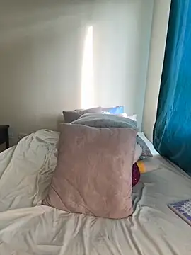 Ivelleee  online show from 10.04.25