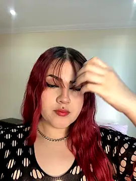 Ivelleee  online show from 10.15.25