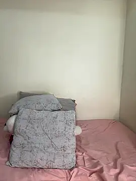 Ivelleee  online show from 11.14.25