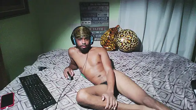 Snapshot of anthonyroth chatting on 09.29.25 anthonyroth online show from 09.29.25