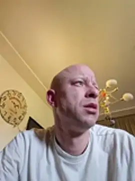 Snapshot of svenpfeifer chatting on 04.17.26 svenpfeifer online show from 04.17.26