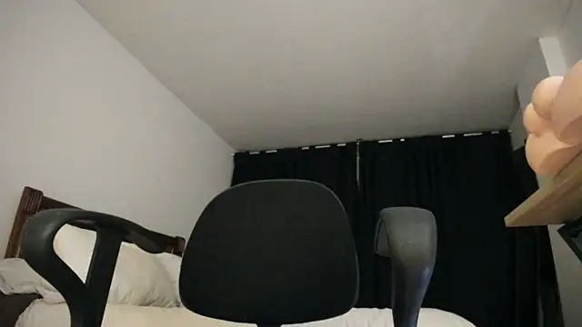 Hat girl online show from 02.21.26