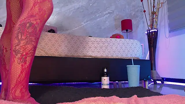 Snapshot of catmolly_ chatting on 03.13.25 catmolly online show from 03.13.25