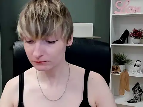 Snapshot of hottieBlair chatting on 09.16.25 hottieBlair online show from 09.16.25