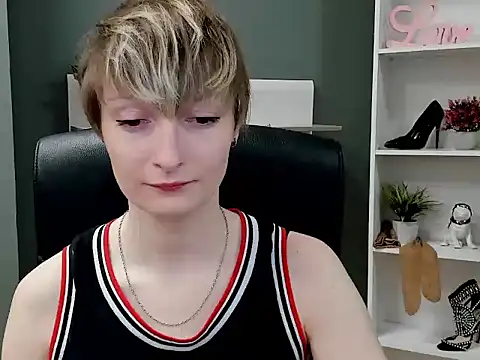 Snapshot of hottieBlair chatting on 09.23.25 hottieBlair online show from 09.23.25