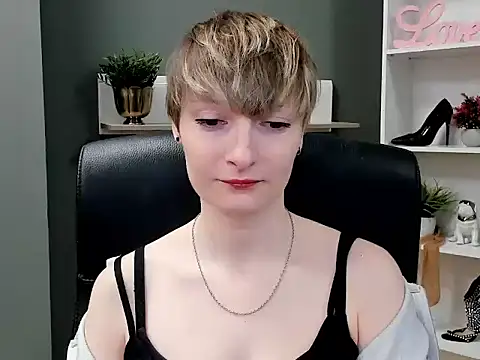 Snapshot of hottieBlair chatting on 09.26.25 hottieBlair online show from 09.26.25