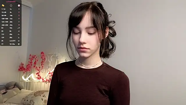 Snapshot of glamourr chatting on 02.22.26 glamourr online show from 02.22.26