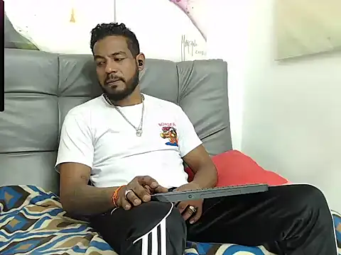 BladeFoxxx1 online show from 09.13.25