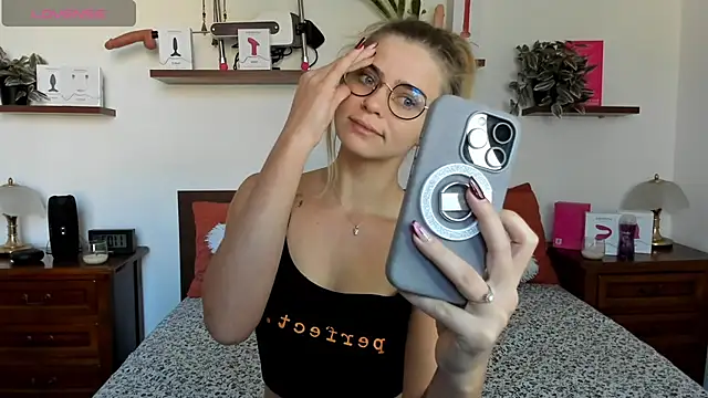 HaleyReedme online show from 10.09.25