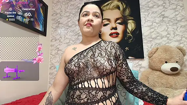 nataliaesmith 24 online show from 10.20.25