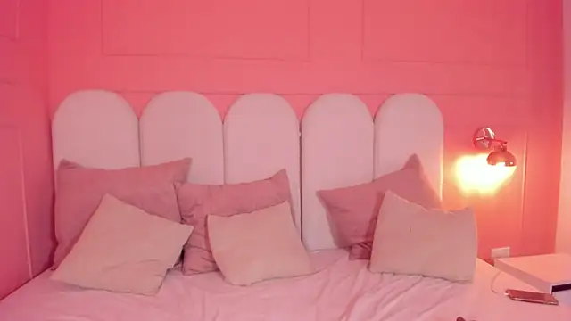 Snapshot of eva_sainnt chatting on 10.11.25 eva sainnt online show from 10.11.25