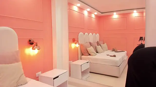 Snapshot of eva_sainnt chatting on 10.14.25 eva sainnt online show from 10.14.25