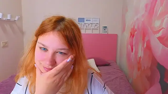 Snapshot of AngelinaLow chatting on 04.18.26 AngelinaLow online show from 04.18.26