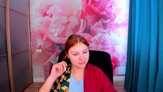 Snapshot of AngelinaLow chatting on 04.21.26 AngelinaLow online show from 04.21.26