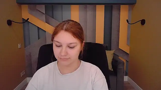 Snapshot of AngelinaLow chatting on 04.27.26 AngelinaLow online show from 04.27.26