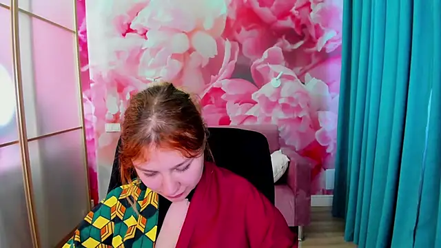 Snapshot of AngelinaLow chatting on 05.11.26 AngelinaLow online show from 05.11.26