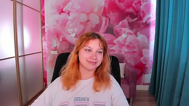Snapshot of AngelinaLow chatting on 05.16.26 AngelinaLow online show from 05.16.26