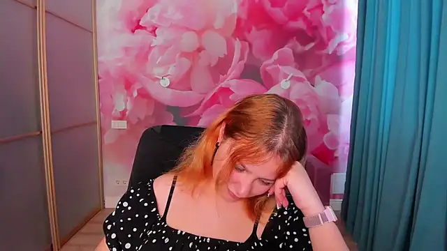 Snapshot of AngelinaLow chatting on 05.26.26 AngelinaLow online show from 05.26.26
