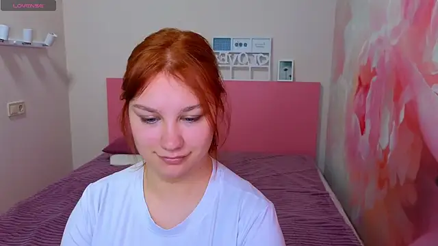 Snapshot of AngelinaLow chatting on 05.29.26 AngelinaLow online show from 05.29.26