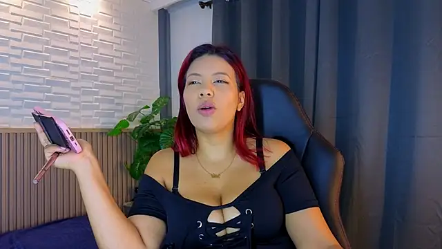 TiffanyWalk online show from 09.18.25