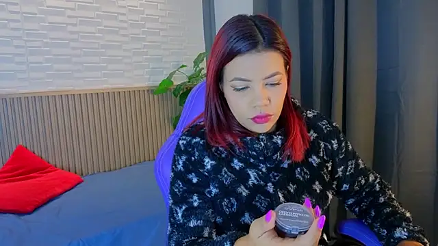 TiffanyWalk online show from 10.08.25