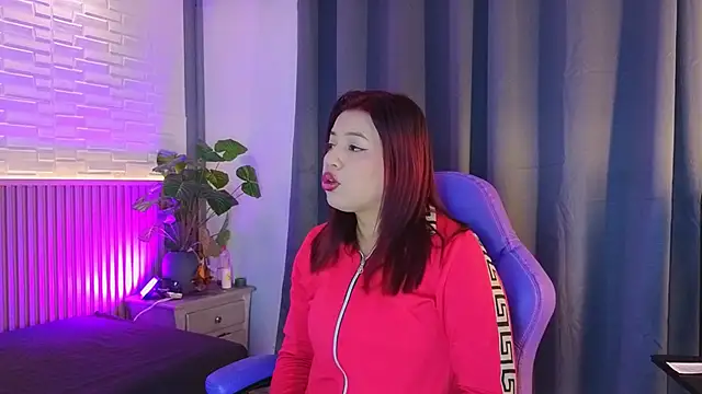 TiffanyWalk online show from 12.18.25