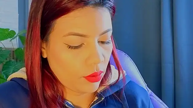 TiffanyWalk online show from 02.25.26