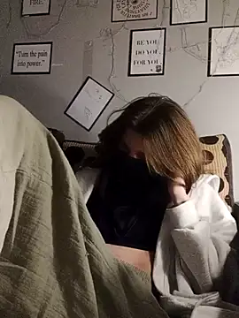 Snapshot of felimelii chatting on 03.19.25 felimelii online show from 03.19.25