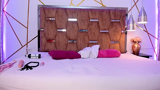 AndrewPeach  online show from 03.19.25