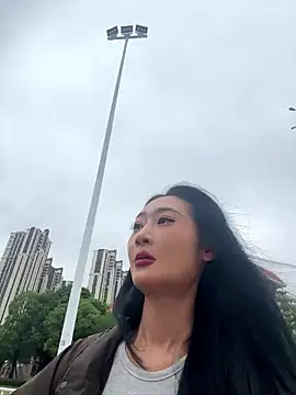 linger-23 online show from 10.25.25