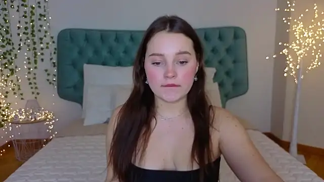 Cute kitty- online show from 03.15.25