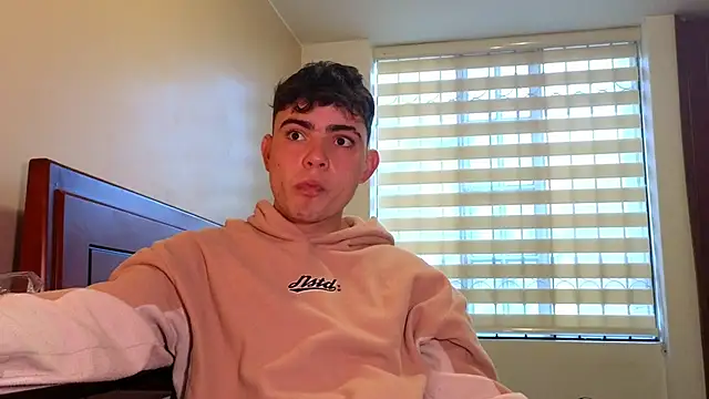 lukeboyce33 online show from 09.15.25