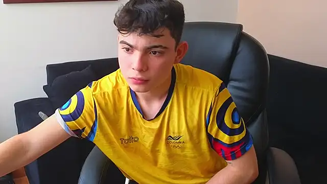 lukeboyce33 online show from 09.23.25