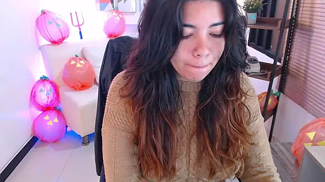 Snapshot of dangel_noir6 chatting on 10.29.25 dangel noir6 online show from 10.29.25