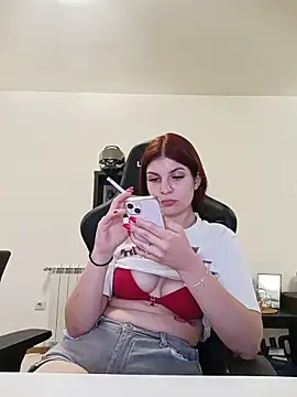 Snapshot of MeCherryy chatting on 05.19.26 MeCherryy online show from 05.19.26