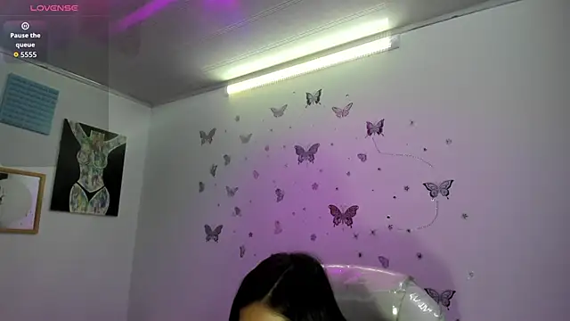 Snapshot of Pretty_Johnson_ chatting on 03.25.26 Pretty Johnson online show from 03.25.26