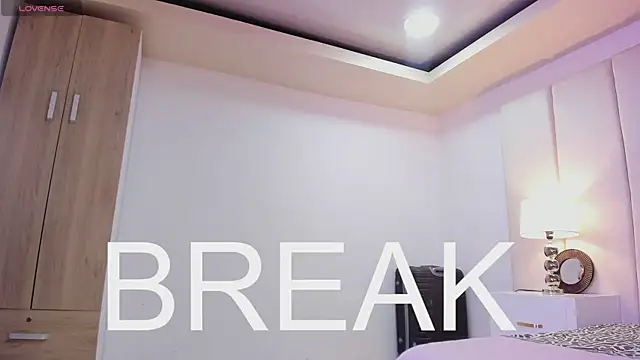 Snapshot of princesssammy2 chatting on 03.19.25 princesssammy2 online show from 03.19.25