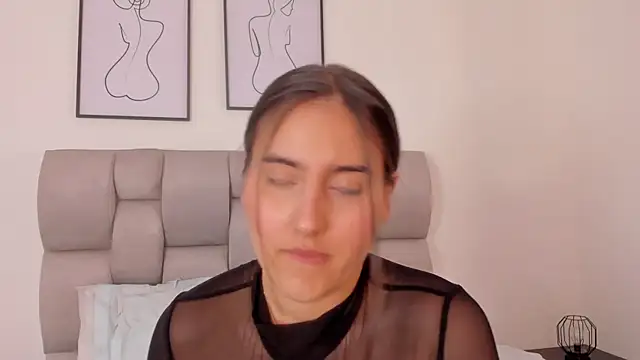 Hanna Evans   online show from 09.14.25