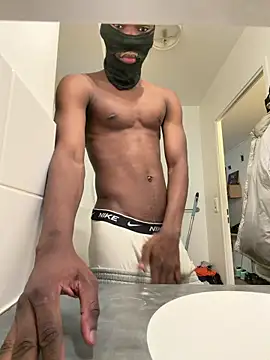 Snapshot of Renoirmonter chatting on 04.06.26 Renoirmonter online show from 04.06.26