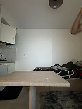 Snapshot of Renoirmonter chatting on 04.10.26 Renoirmonter online show from 04.10.26