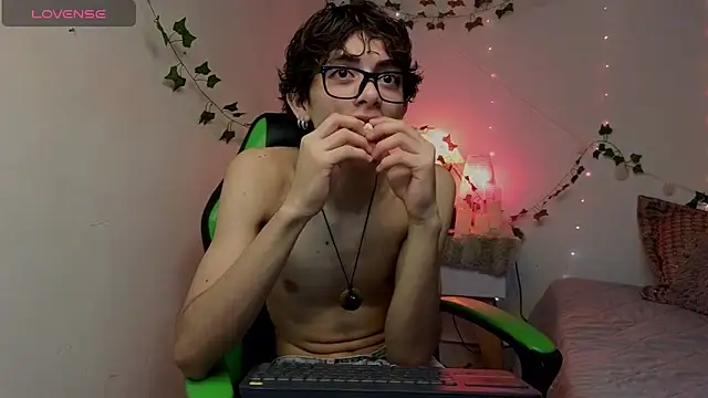 Snapshot of Matty_Sparkk chatting on 06.22.26 Matty Sparkk online show from 06.22.26