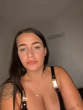 Snapshot of DarkVelvet chatting on 10.26.25 DarkVelvet online show from 10.26.25