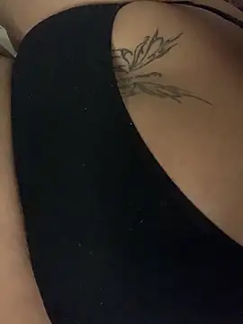 Snapshot of mariabootyyy chatting on 10.15.25 mariabootyyy online show from 10.15.25